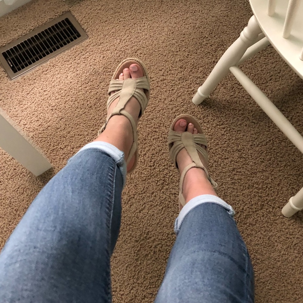 BORN CONCEPT Stylish Weaved Wedges